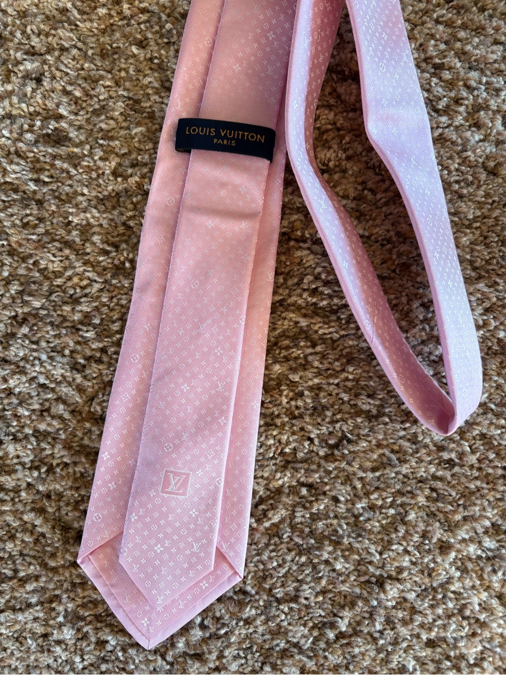 Louis Vuitton Pink Silk Tie - Picture 3 of 4